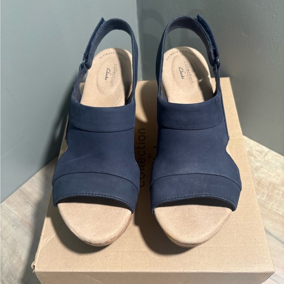 Clarks Women's Navy Wedge Sandals - Picture 1 of 5